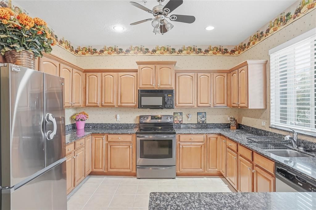 For Sale: $329,900 (4 beds, 3 baths, 2604 Square Feet)