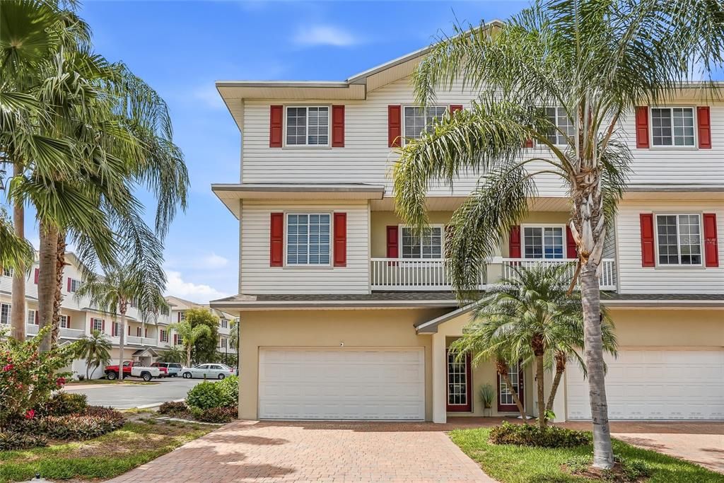 For Sale: $329,900 (4 beds, 3 baths, 2604 Square Feet)