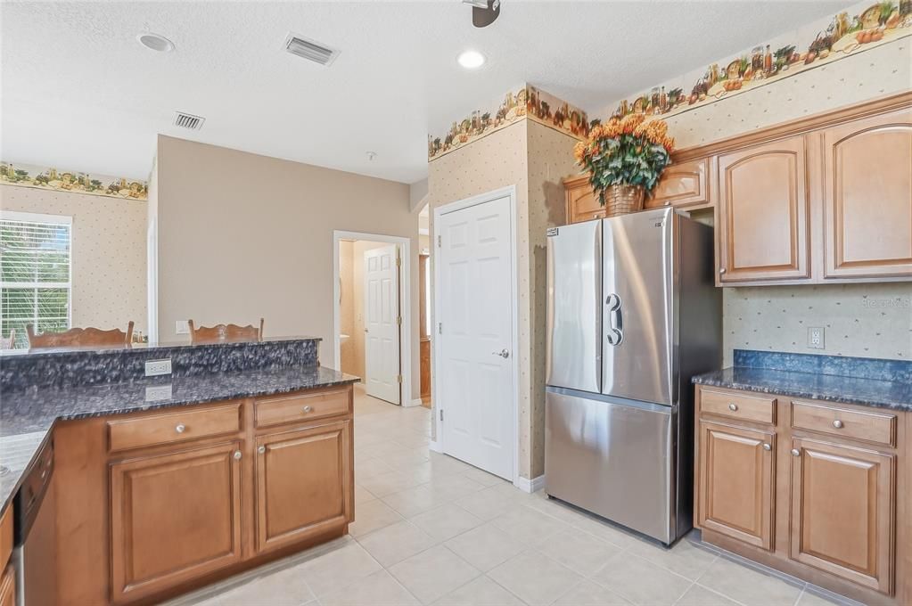 For Sale: $329,900 (4 beds, 3 baths, 2604 Square Feet)