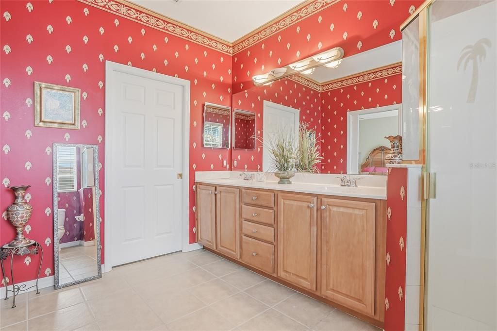 For Sale: $329,900 (4 beds, 3 baths, 2604 Square Feet)