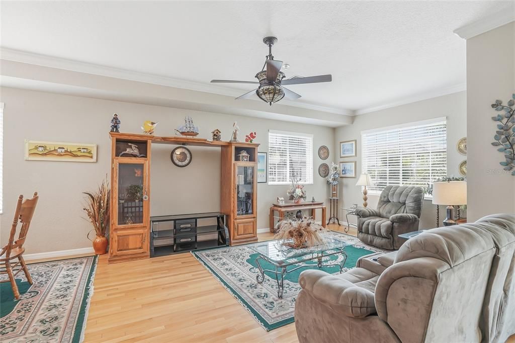 For Sale: $329,900 (4 beds, 3 baths, 2604 Square Feet)