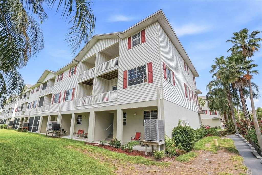 For Sale: $329,900 (4 beds, 3 baths, 2604 Square Feet)