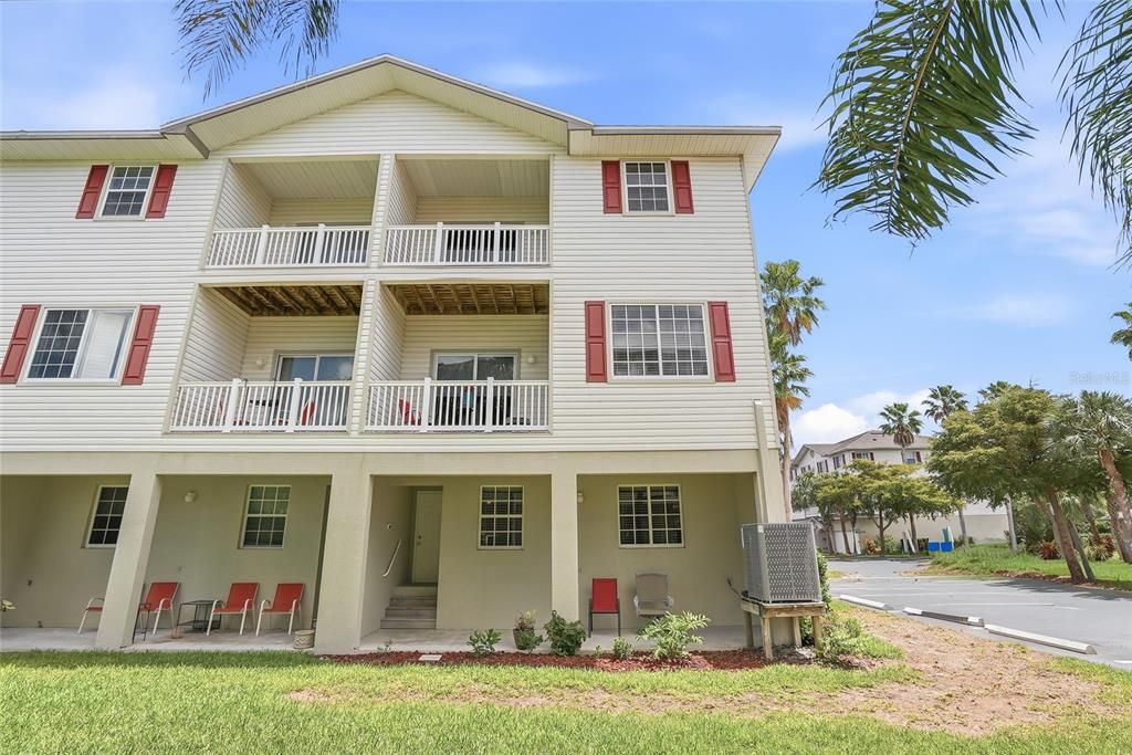 For Sale: $329,900 (4 beds, 3 baths, 2604 Square Feet)