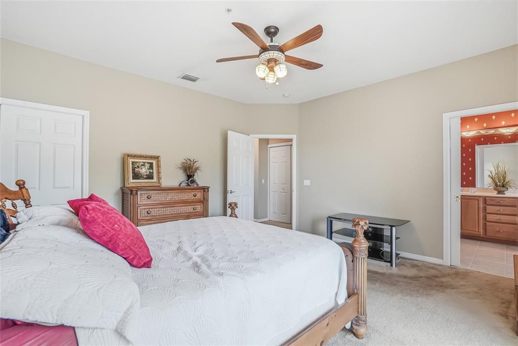 For Sale: $329,900 (4 beds, 3 baths, 2604 Square Feet)