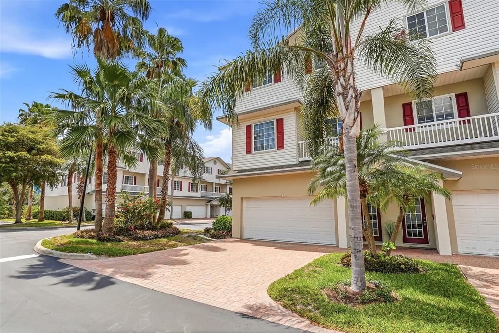 For Sale: $329,900 (4 beds, 3 baths, 2604 Square Feet)