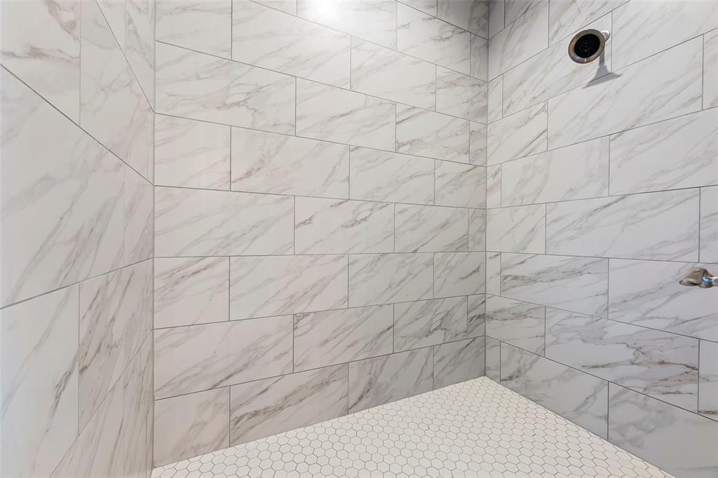 На продажу: $475,000 (4 спален, 2 ванн, 2105 Квадратных фут)
