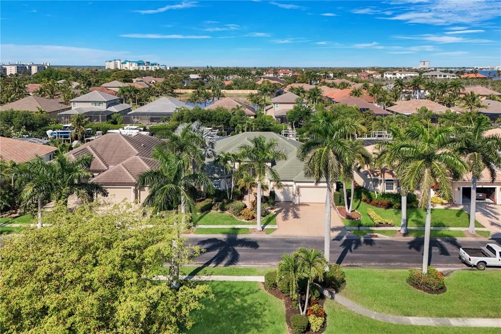 En Venta: $1,290,000 (3 camas, 3 baños, 2587 Pies cuadrados)