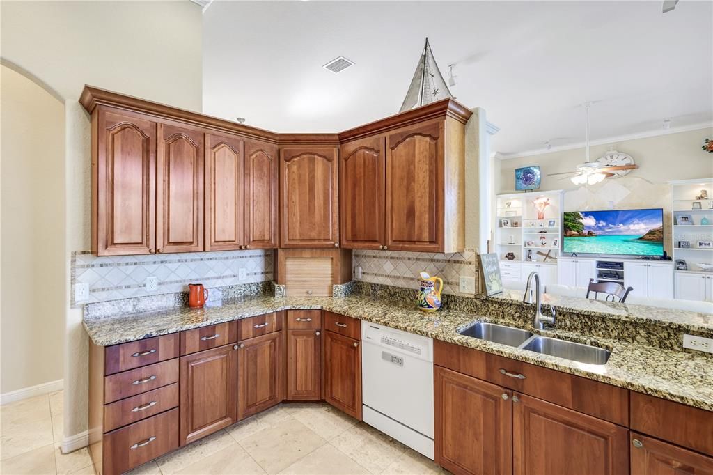 En Venta: $1,290,000 (3 camas, 3 baños, 2587 Pies cuadrados)
