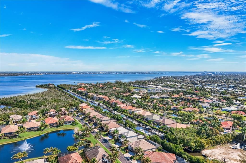 En Venta: $1,290,000 (3 camas, 3 baños, 2587 Pies cuadrados)