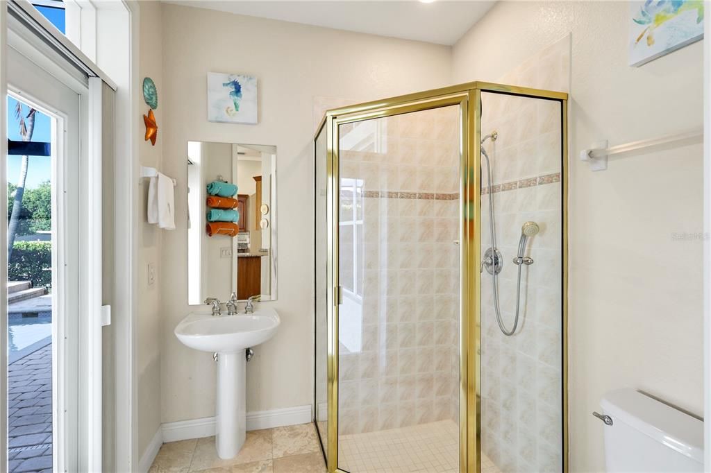 En Venta: $1,290,000 (3 camas, 3 baños, 2587 Pies cuadrados)