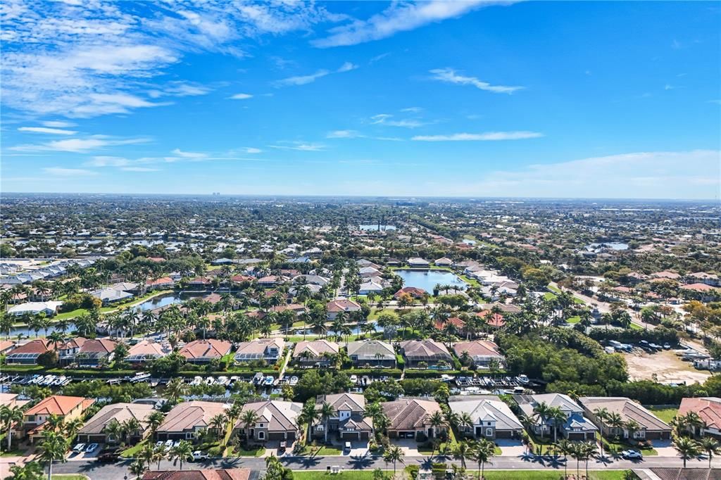 En Venta: $1,290,000 (3 camas, 3 baños, 2587 Pies cuadrados)