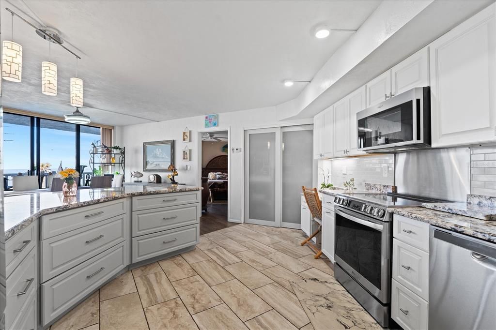 На продажу: $470,000 (2 спален, 2 ванн, 1476 Квадратных фут)