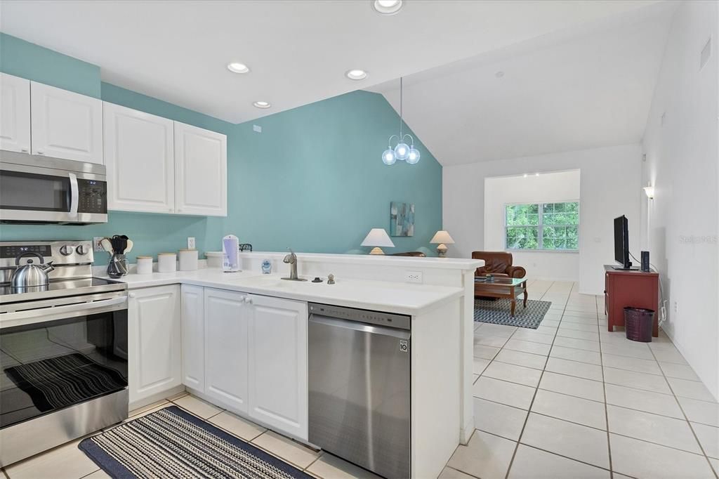 В аренду: $4,200 (2 спален, 2 ванн, 1215 Квадратных фут)