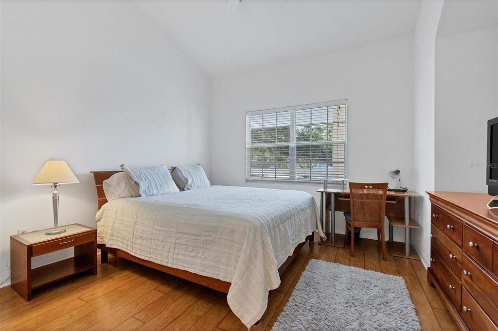 В аренду: $4,200 (2 спален, 2 ванн, 1215 Квадратных фут)