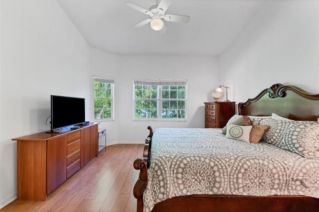 В аренду: $4,200 (2 спален, 2 ванн, 1215 Квадратных фут)