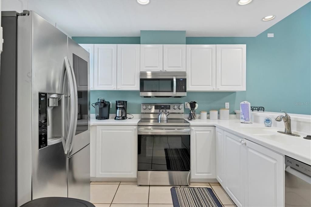 В аренду: $4,200 (2 спален, 2 ванн, 1215 Квадратных фут)