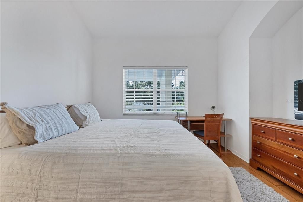 В аренду: $4,200 (2 спален, 2 ванн, 1215 Квадратных фут)