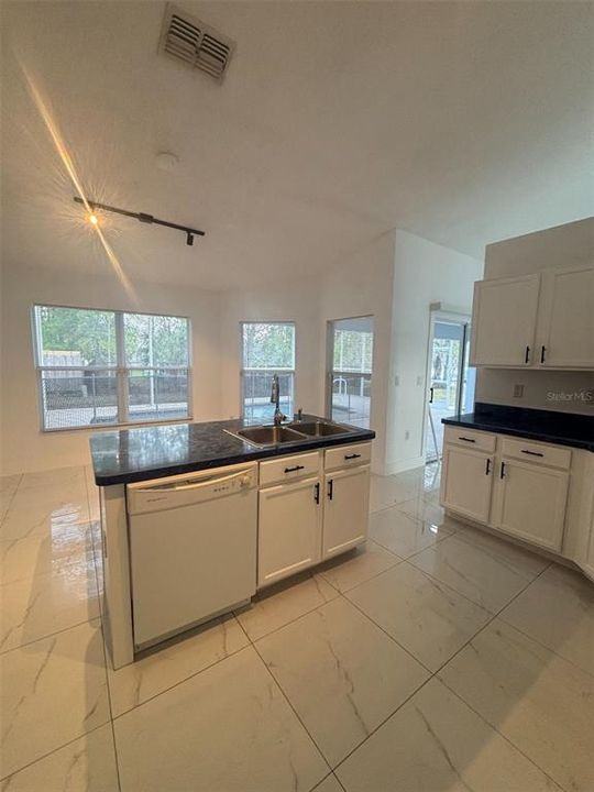 For Rent: $2,450 (3 beds, 2 baths, 1448 Square Feet)