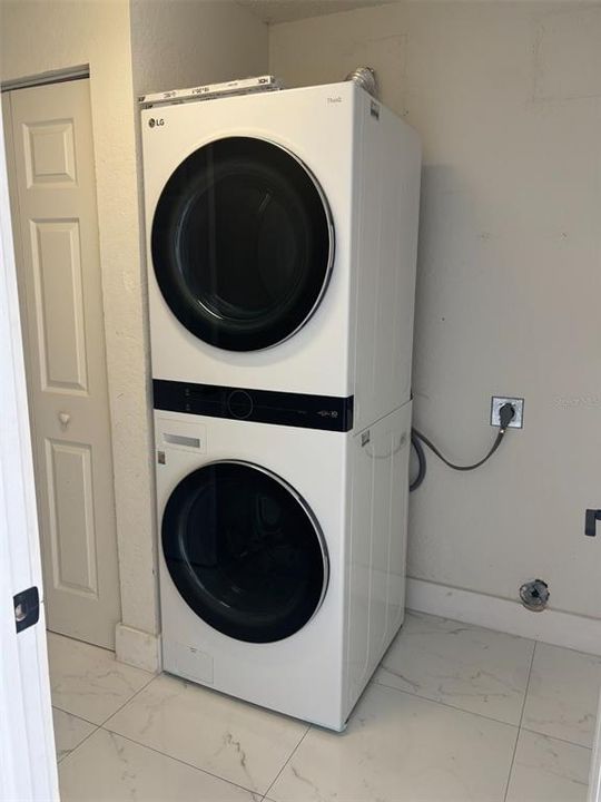 For Rent: $2,450 (3 beds, 2 baths, 1448 Square Feet)