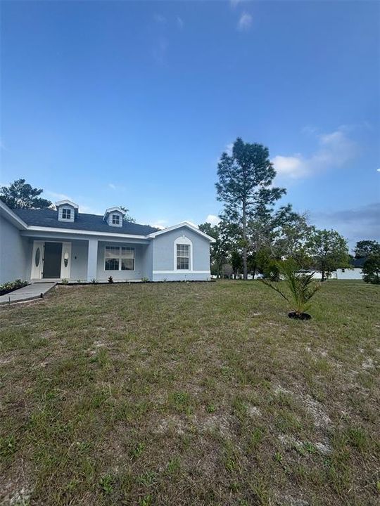 For Rent: $2,450 (3 beds, 2 baths, 1448 Square Feet)