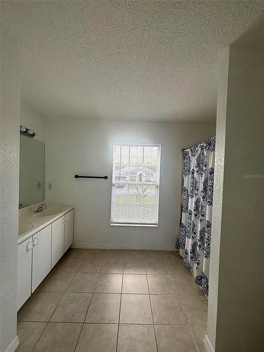 For Rent: $2,450 (3 beds, 2 baths, 1448 Square Feet)