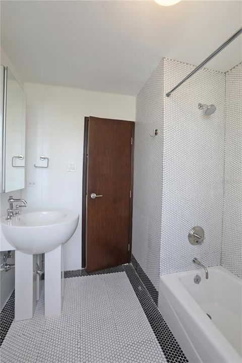 En Venta: $4,500,000 (4 camas, 3 baños, 3022 Pies cuadrados)