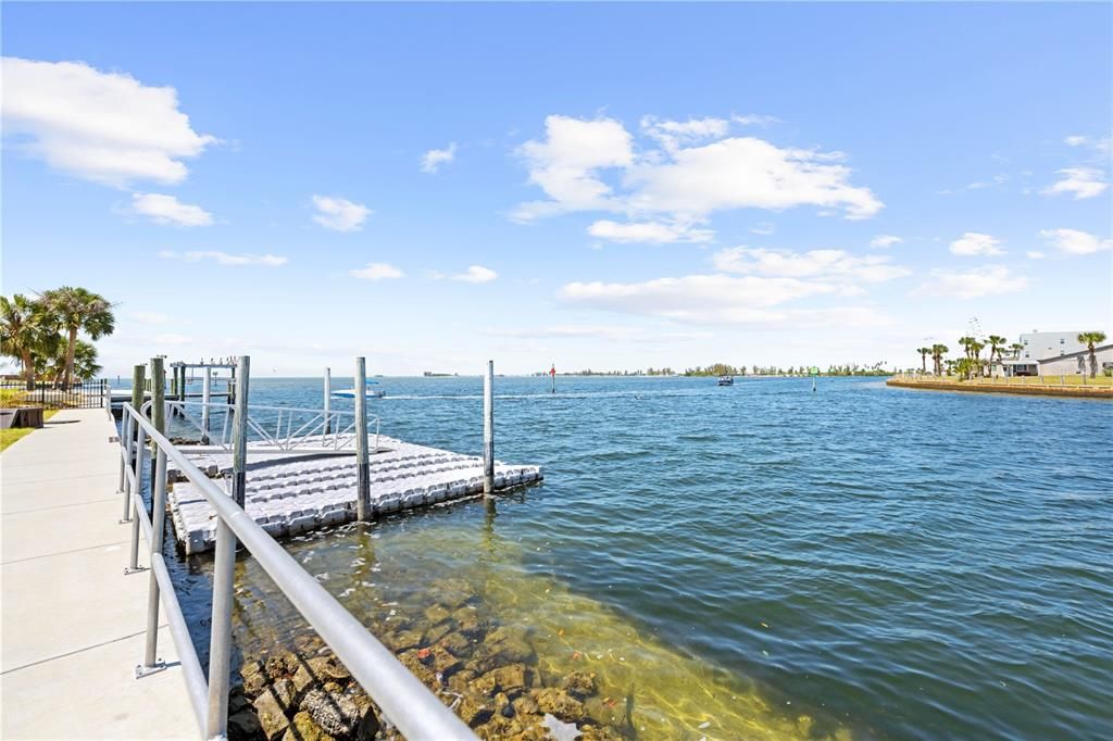 En Venta: $579,995 (0.18 acres)