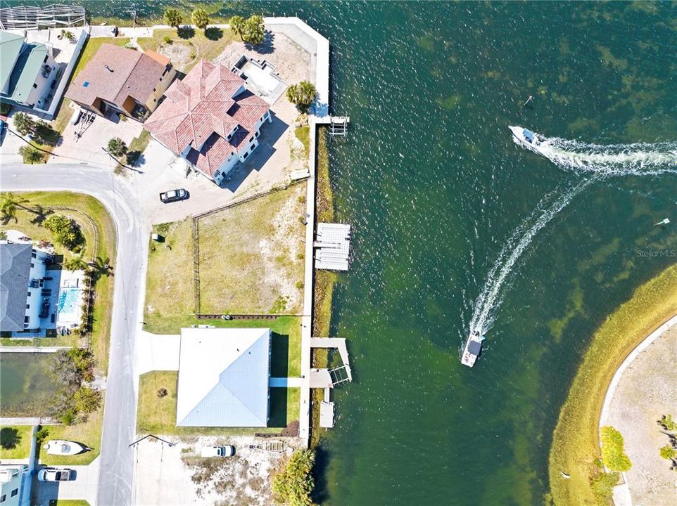 En Venta: $579,995 (0.18 acres)