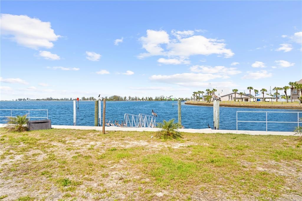 En Venta: $579,995 (0.18 acres)