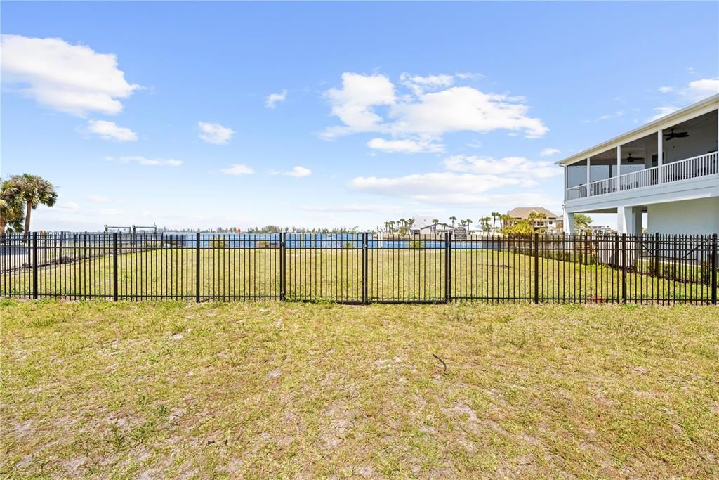 En Venta: $579,995 (0.18 acres)