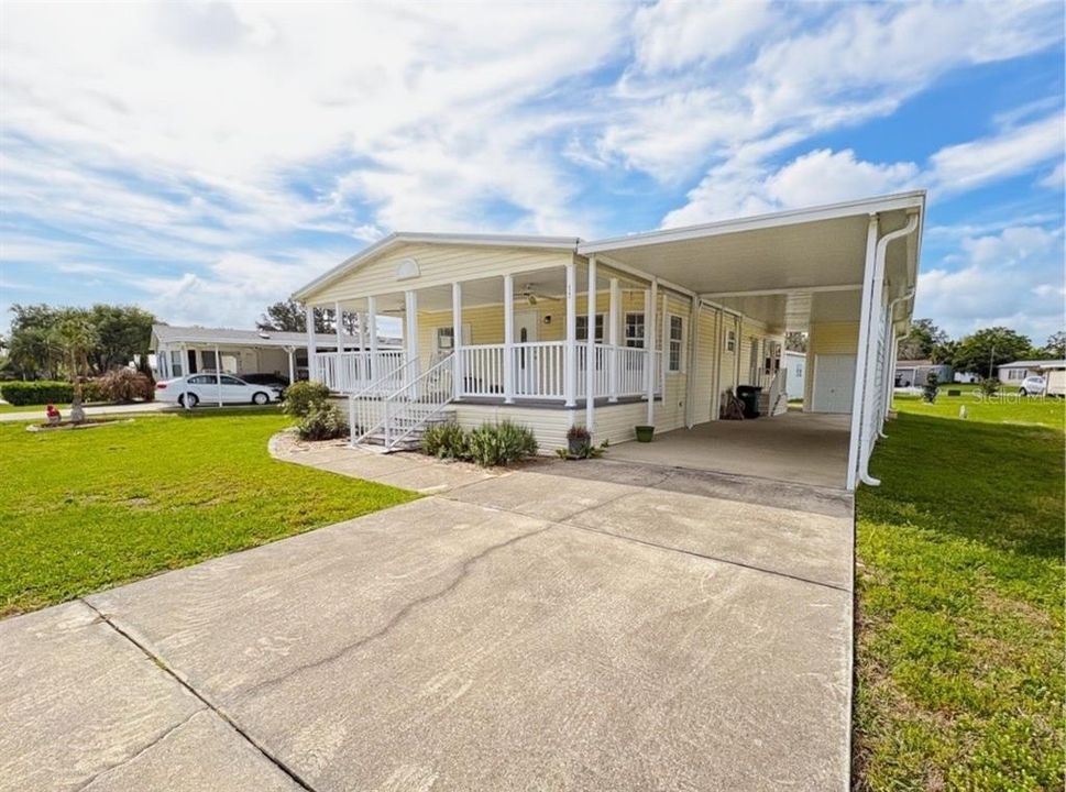Active With Contract: $169,900 (2 beds, 2 baths, 1296 Square Feet)