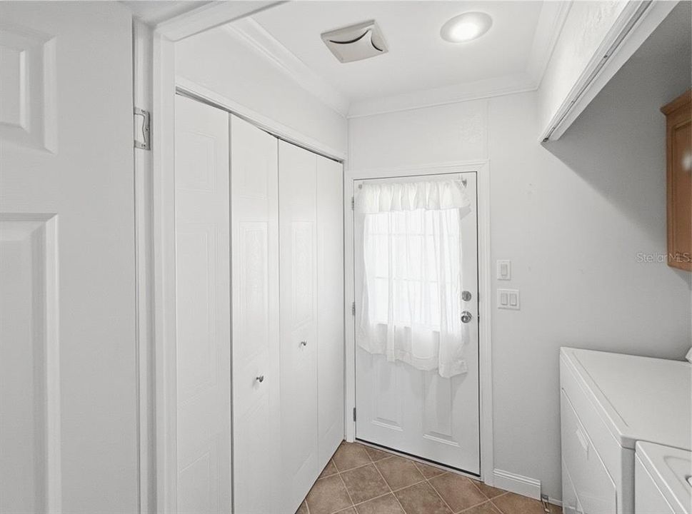Active With Contract: $169,900 (2 beds, 2 baths, 1296 Square Feet)