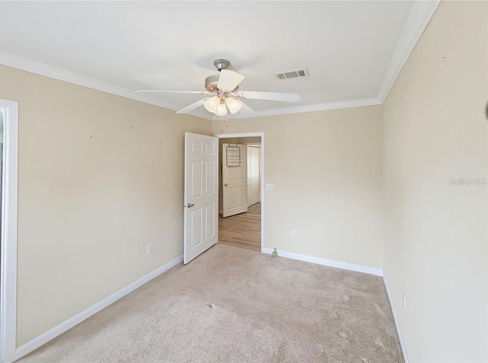 Active With Contract: $169,900 (2 beds, 2 baths, 1296 Square Feet)