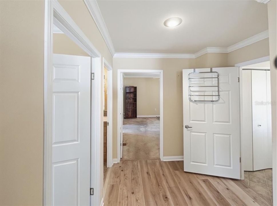 Active With Contract: $169,900 (2 beds, 2 baths, 1296 Square Feet)