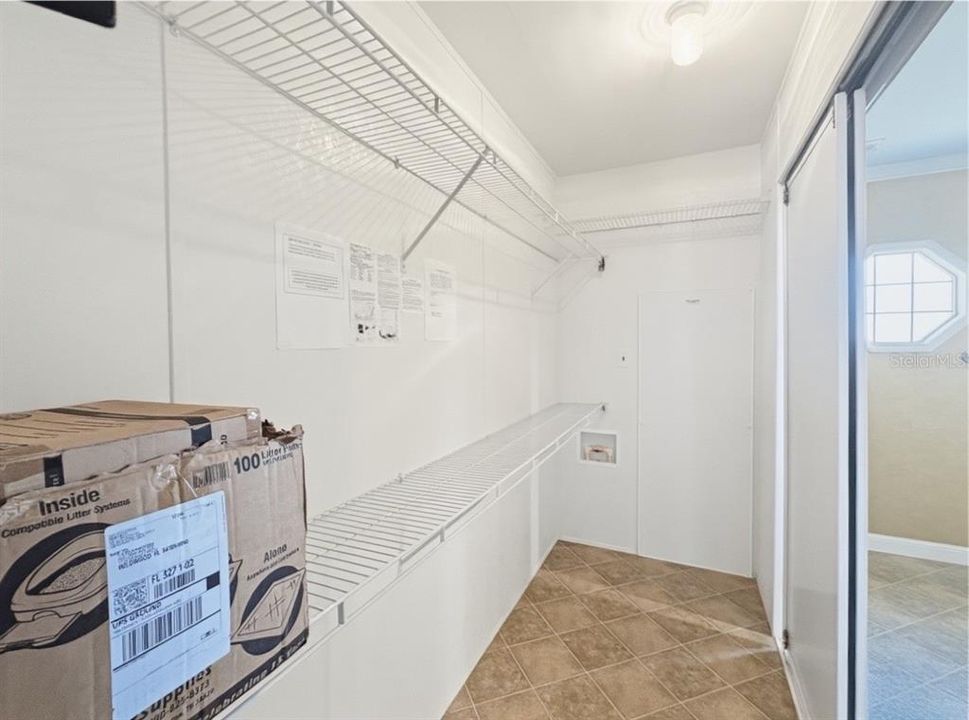 Active With Contract: $169,900 (2 beds, 2 baths, 1296 Square Feet)