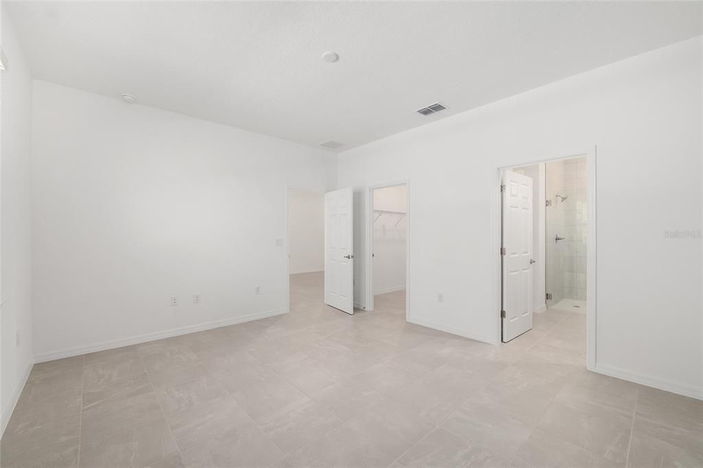 Activo con contrato: $332,250 (2 camas, 2 baños, 1467 Pies cuadrados)