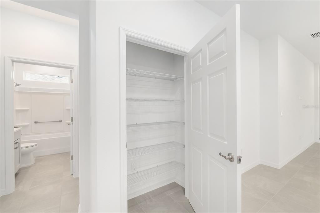 Activo con contrato: $332,250 (2 camas, 2 baños, 1467 Pies cuadrados)