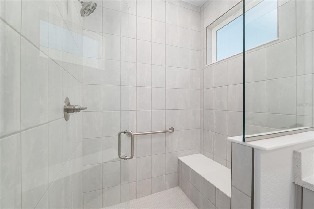 Activo con contrato: $332,250 (2 camas, 2 baños, 1467 Pies cuadrados)