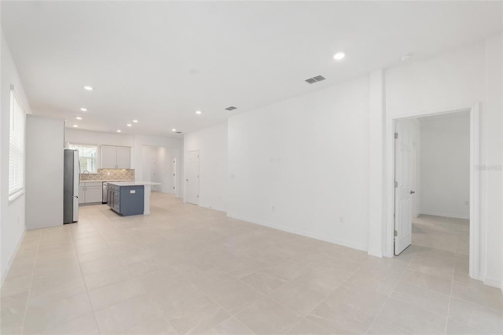 Activo con contrato: $332,250 (2 camas, 2 baños, 1467 Pies cuadrados)