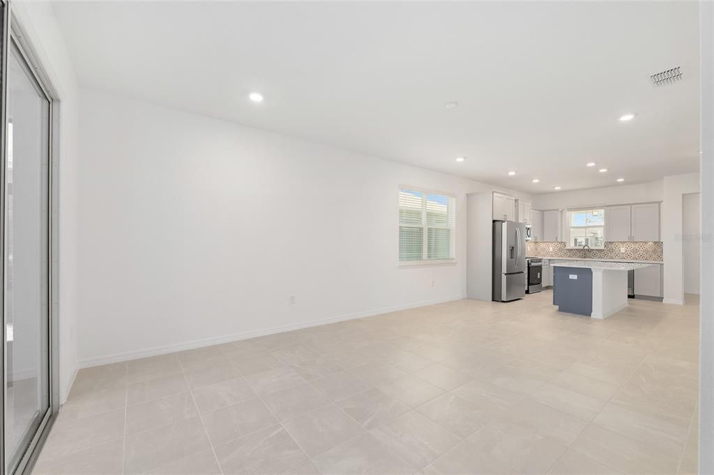 Activo con contrato: $332,250 (2 camas, 2 baños, 1467 Pies cuadrados)