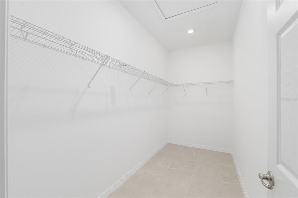 Activo con contrato: $332,250 (2 camas, 2 baños, 1467 Pies cuadrados)