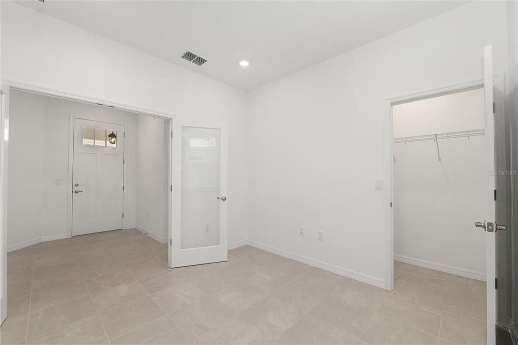 Activo con contrato: $332,250 (2 camas, 2 baños, 1467 Pies cuadrados)