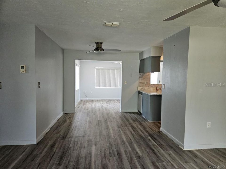 Activo con contrato: $185,000 (2 camas, 1 baños, 1332 Pies cuadrados)