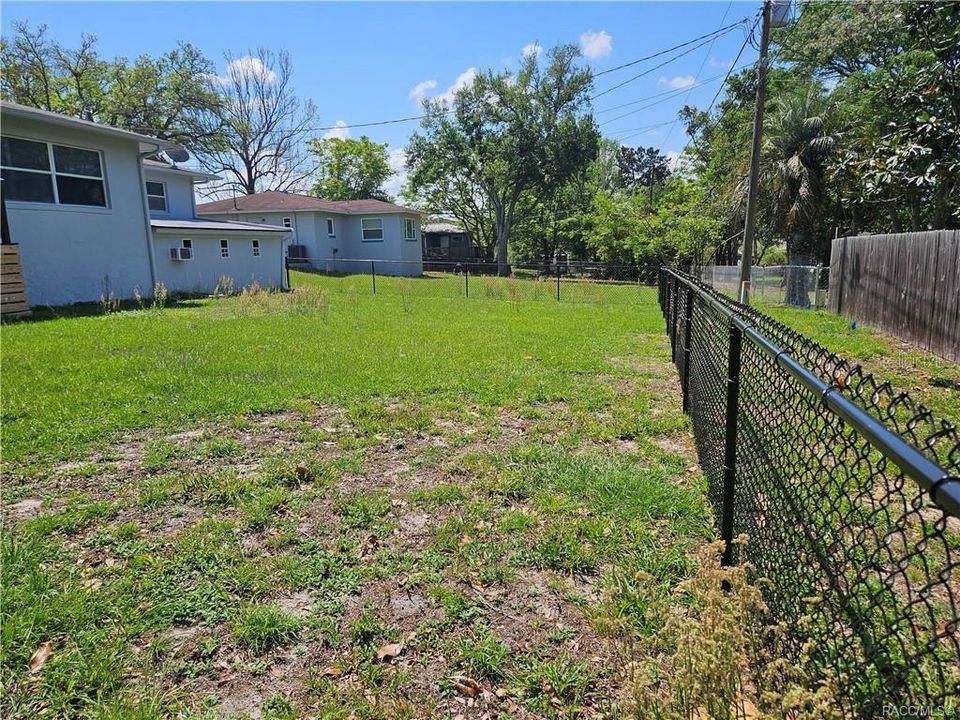 Activo con contrato: $185,000 (2 camas, 1 baños, 1332 Pies cuadrados)