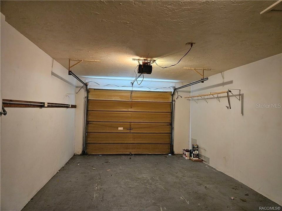 Activo con contrato: $185,000 (2 camas, 1 baños, 1332 Pies cuadrados)
