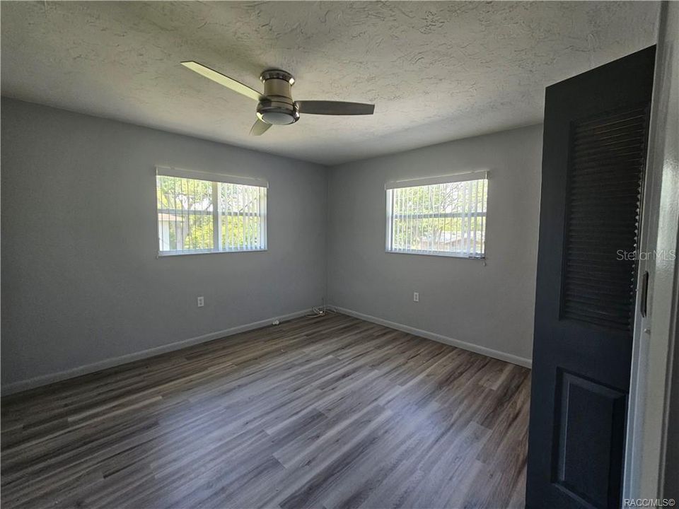 Activo con contrato: $185,000 (2 camas, 1 baños, 1332 Pies cuadrados)