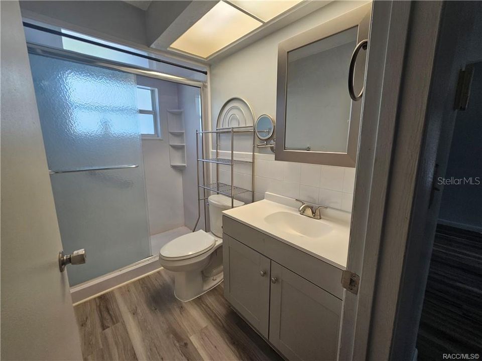Activo con contrato: $185,000 (2 camas, 1 baños, 1332 Pies cuadrados)
