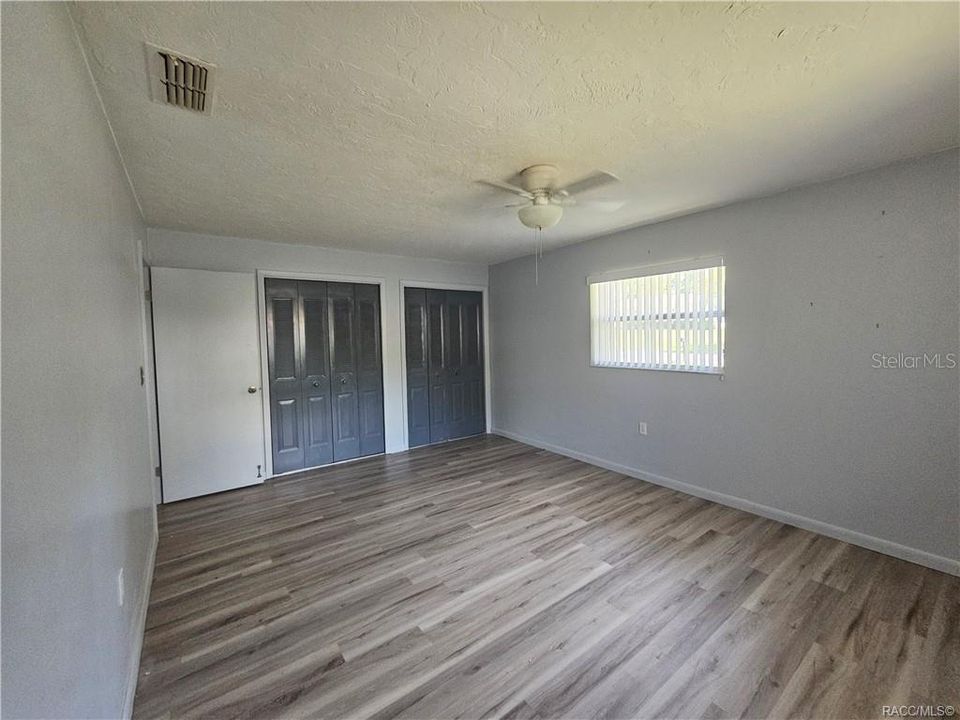 Activo con contrato: $185,000 (2 camas, 1 baños, 1332 Pies cuadrados)