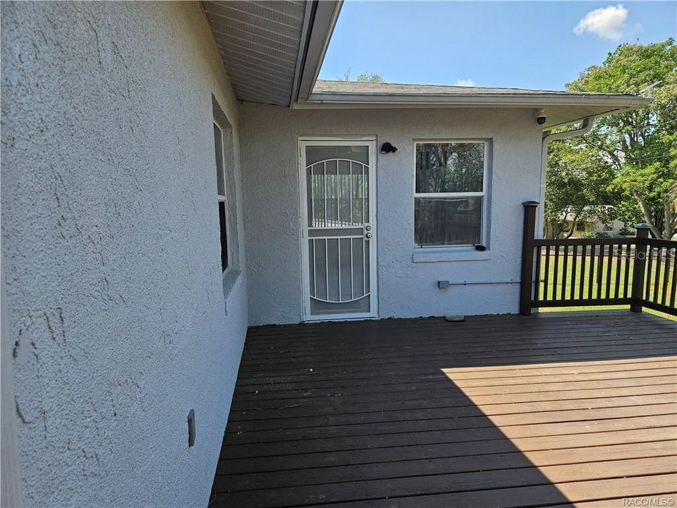 Activo con contrato: $185,000 (2 camas, 1 baños, 1332 Pies cuadrados)