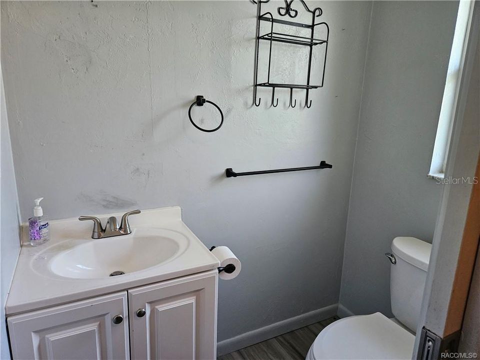 Activo con contrato: $185,000 (2 camas, 1 baños, 1332 Pies cuadrados)